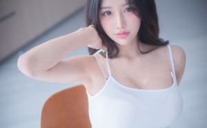 YeonYu的23套写真魔法：30GB高清里，藏着每一面发光的你