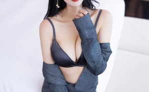 No.5575林子遥首套写真：OL灰调+魅惑黑丝，让你成为焦点收割机